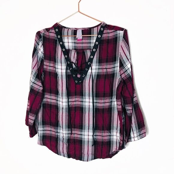 🌵12/$25 EUC No Boundaries Plaid Criss Cross Top Jr - Picture 1 of 6